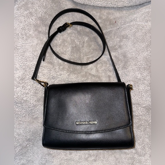 Michael Kors Handbags - Black Michael Kors crossbody bag